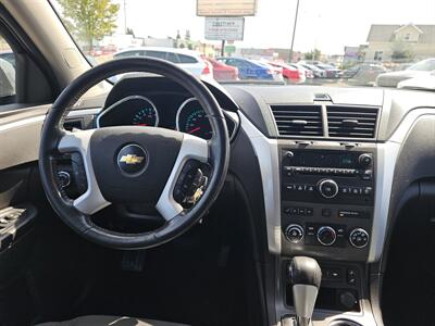 2011 Chevrolet Traverse LT   - Photo 7 - Everett, WA 98201