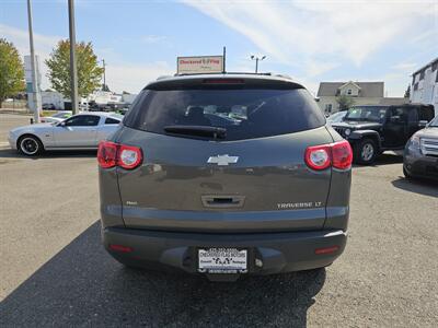 2011 Chevrolet Traverse LT   - Photo 10 - Everett, WA 98201
