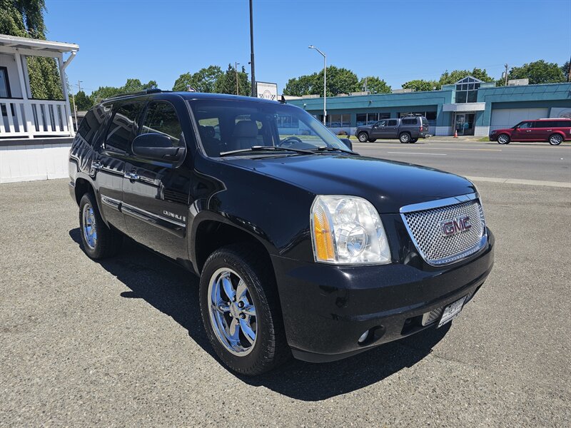 2007 GMC Yukon Denali's photo