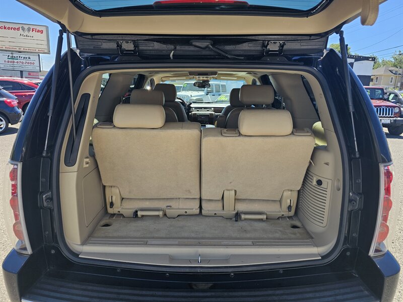 2007 GMC Yukon Denali - Photo 13 - Everett, WA 98201