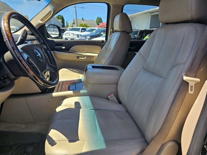 2007 GMC Yukon Denali - Photo 4 - Everett, WA 98201