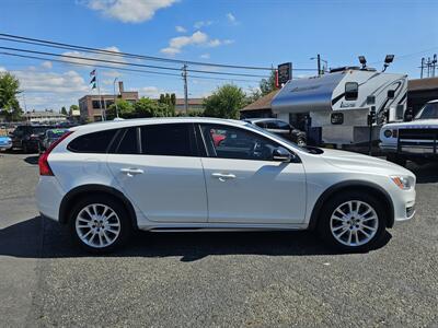 2016 Volvo V60 Cross Country T5   - Photo 11 - Everett, WA 98201