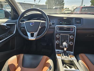 2016 Volvo V60 Cross Country T5   - Photo 6 - Everett, WA 98201