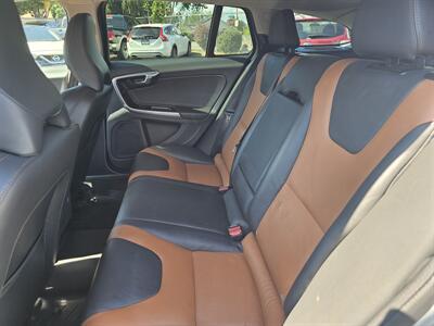 2016 Volvo V60 Cross Country T5   - Photo 5 - Everett, WA 98201