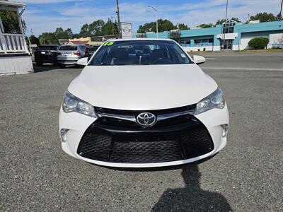 2015 Toyota Camry SE   - Photo 2 - Everett, WA 98201