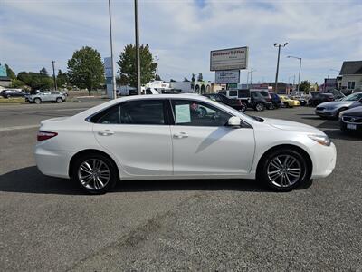 2015 Toyota Camry SE   - Photo 10 - Everett, WA 98201