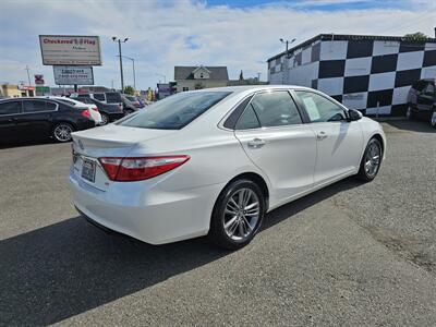 2015 Toyota Camry SE   - Photo 11 - Everett, WA 98201