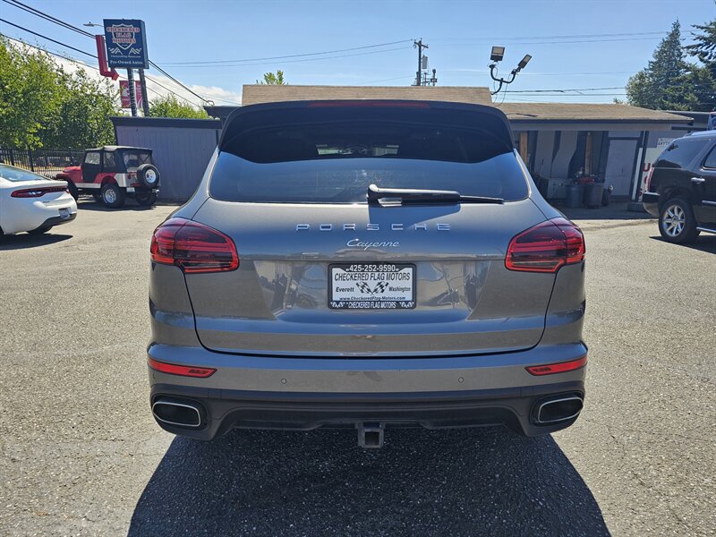 2016 Porsche Cayenne - Photo 9 - Everett, WA 98201