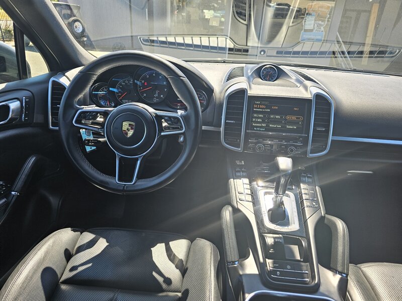 2016 Porsche Cayenne - Photo 6 - Everett, WA 98201