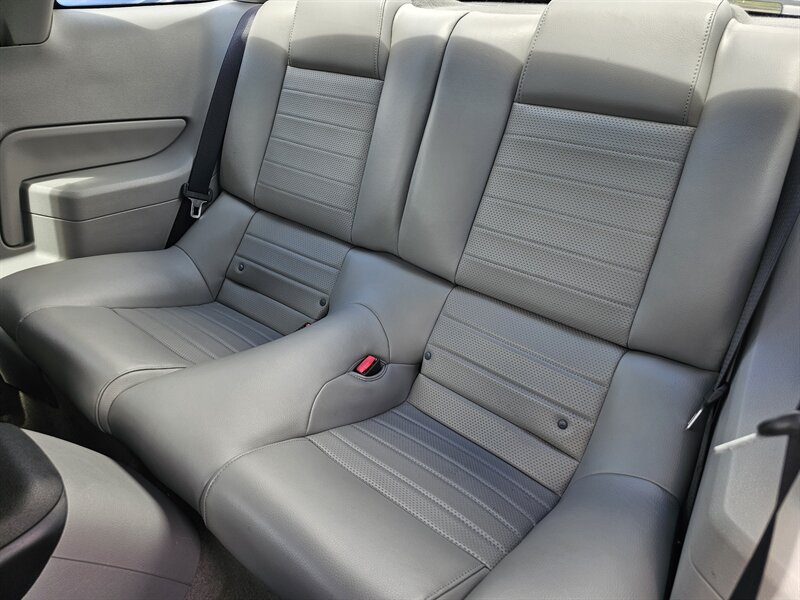 2006 Ford Mustang GT Deluxe - Photo 5 - Everett, WA 98201