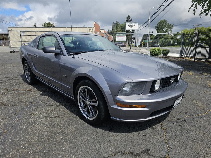 2006 Ford Mustang GT Deluxe's photo