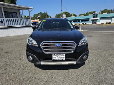 2017 Subaru Outback 3.6R Touring - Photo 2 - Everett, WA 98201