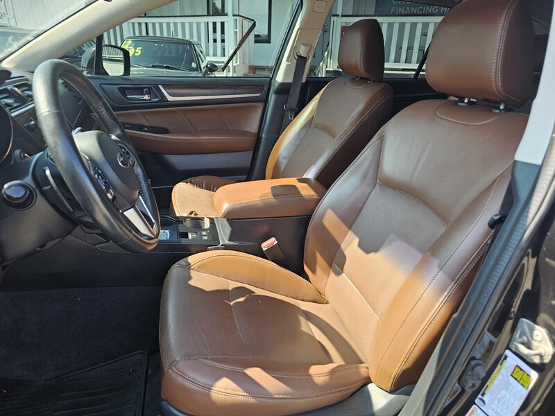 2017 Subaru Outback 3.6R Touring - Photo 4 - Everett, WA 98201