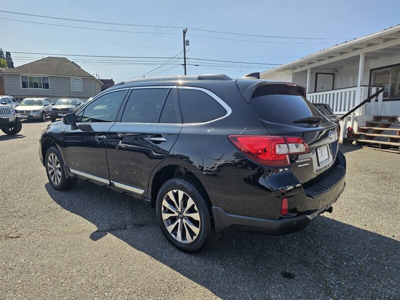 2017 Subaru Outback 3.6R Touring - Photo 8 - Everett, WA 98201