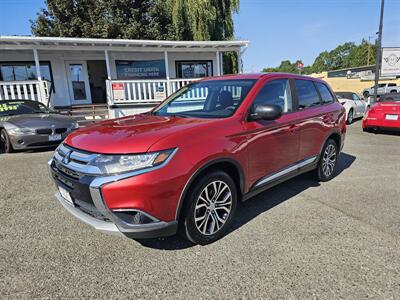 2018 Mitsubishi Outlander ES   - Photo 3 - Everett, WA 98201