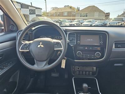 2018 Mitsubishi Outlander ES   - Photo 7 - Everett, WA 98201