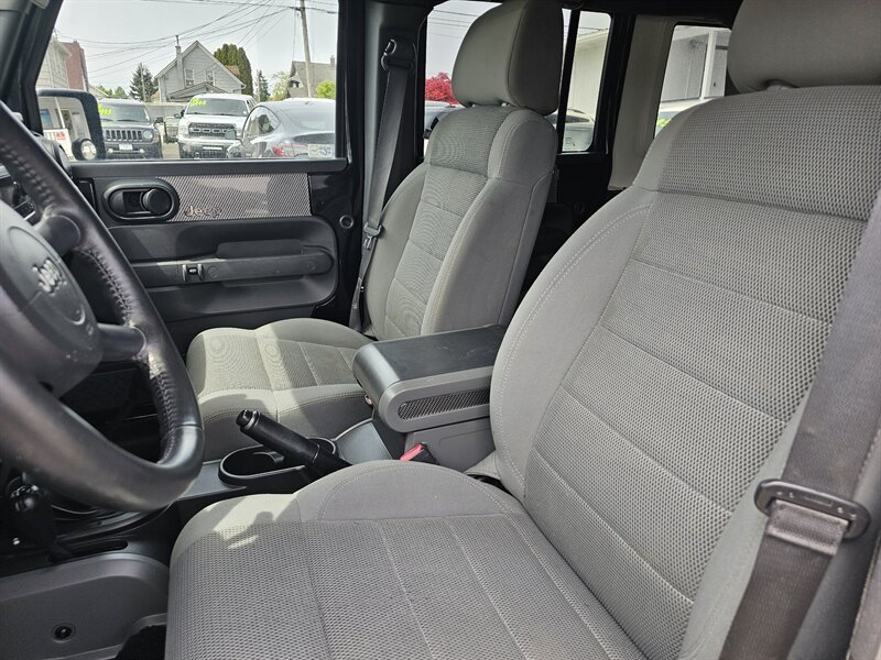 2007 Jeep Wrangler Unlimited Sahara - Photo 4 - Everett, WA 98201