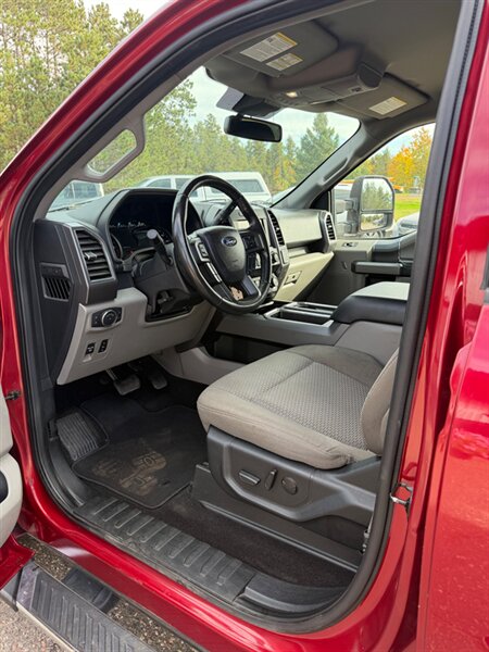 2019 Ford F-150 XLT - Photo 10