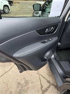 2018 Nissan Rogue SV   - Photo 14 - Pequot Lakes, MN 56472