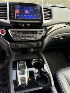 2017 Honda Pilot Touring   - Photo 10 - Pequot Lakes, MN 56472