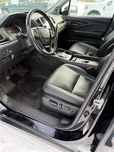 2017 Honda Pilot Touring   - Photo 9 - Pequot Lakes, MN 56472