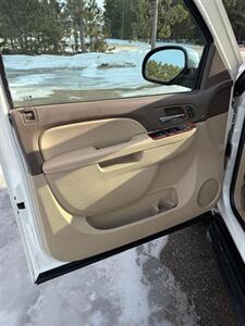 2013 Chevrolet Avalanche LTZ Black Diamond   - Photo 9 - Pequot Lakes, MN 56472