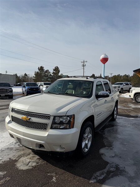 2013 Chevrolet Avalanche LTZ Black Diamond Edition 4WD