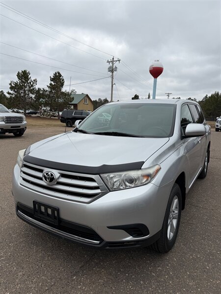 2011 Toyota Highlander SE  