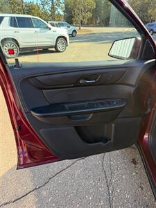 2016 Chevrolet Traverse LT - Photo 9 - Pequot Lakes, MN 56472