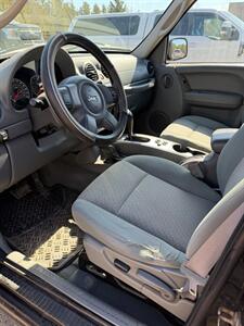 2006 Jeep Liberty Renegade   - Photo 10 - Pequot Lakes, MN 56472