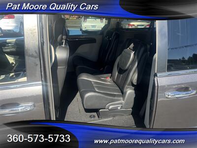 2016 Chrysler Town & Country Limited Platinum   - Photo 10 - Vancouver, WA 98686