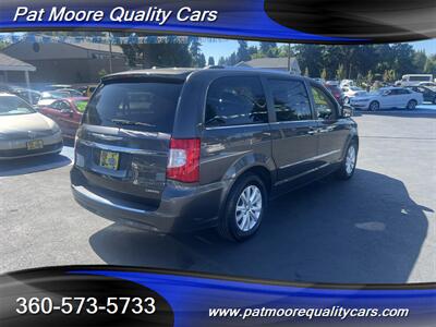 2016 Chrysler Town & Country Limited Platinum   - Photo 5 - Vancouver, WA 98686