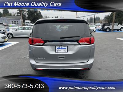 2017 Chrysler Pacifica Touring Plus   - Photo 7 - Vancouver, WA 98686