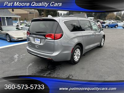 2017 Chrysler Pacifica Touring Plus   - Photo 4 - Vancouver, WA 98686