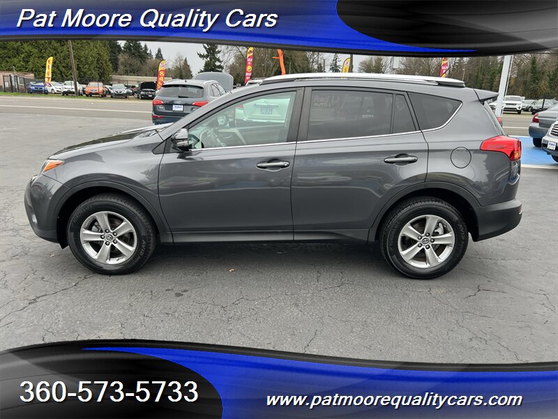 2015 Toyota RAV4 XLE AWD Immaculate Fuel Efficient Loaded - Photo 2 - Vancouver, WA 98686