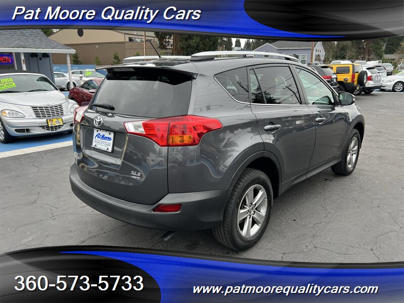 2015 Toyota RAV4 XLE AWD Immaculate Fuel Efficient Loaded - Photo 5 - Vancouver, WA 98686