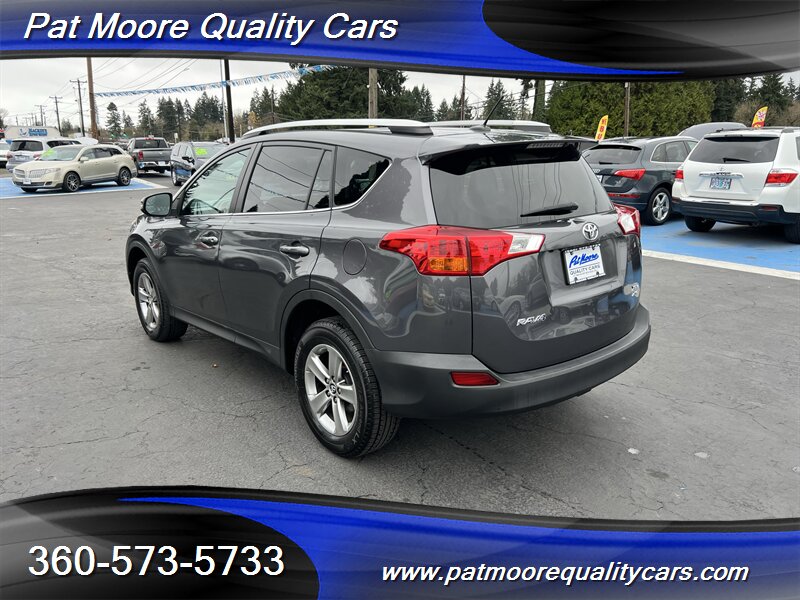 2015 Toyota RAV4 XLE AWD Immaculate Fuel Efficient Loaded - Photo 3 - Vancouver, WA 98686