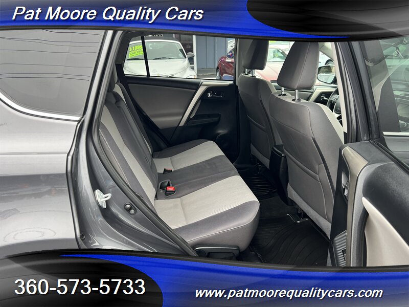 2015 Toyota RAV4 XLE AWD Immaculate Fuel Efficient Loaded - Photo 12 - Vancouver, WA 98686