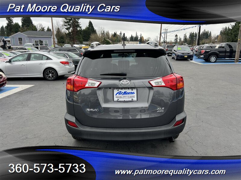 2015 Toyota RAV4 XLE AWD Immaculate Fuel Efficient Loaded - Photo 4 - Vancouver, WA 98686