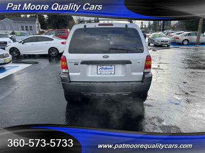 2005 Ford Escape XLT 4x4 V6 2 Owner  30 Service Records   - Photo 4 - Vancouver, WA 98686