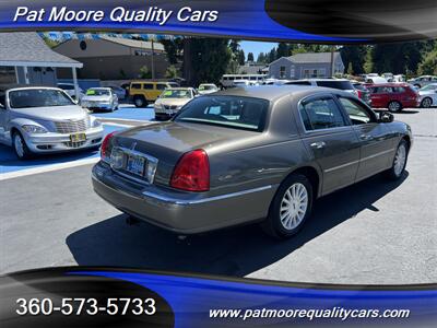 2003 Lincoln Town Car Signature   - Photo 5 - Vancouver, WA 98686