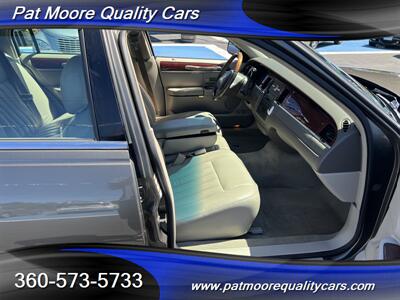 2003 Lincoln Town Car Signature   - Photo 8 - Vancouver, WA 98686