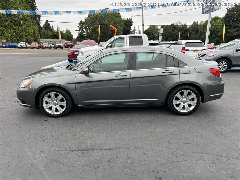 2013 Chrysler 200 Touring Excellent Fuel Efficient Great Value  