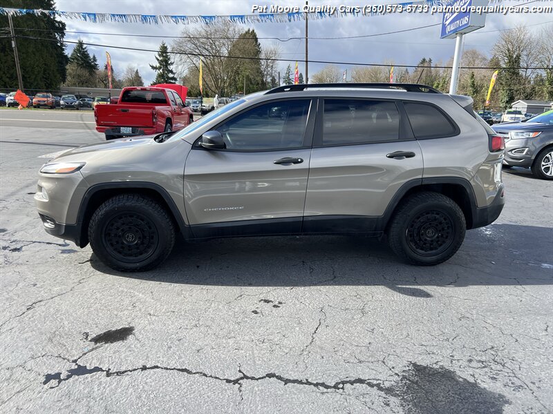 2017 Jeep Cherokee Sport  