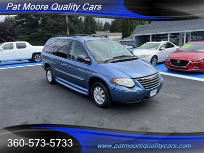 2007 Chrysler Town & Country Touring  Wheel Chair/Mobility Van - Photo 7 - Vancouver, WA 98686