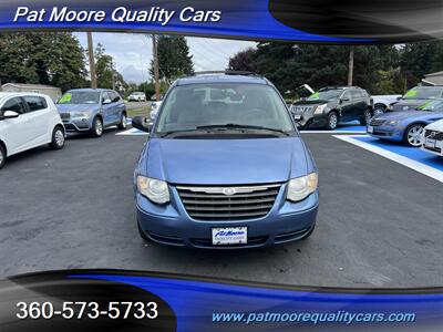 2007 Chrysler Town & Country Touring  Wheel Chair/Mobility Van - Photo 8 - Vancouver, WA 98686