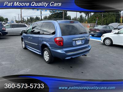 2007 Chrysler Town & Country Touring  Wheel Chair/Mobility Van - Photo 3 - Vancouver, WA 98686