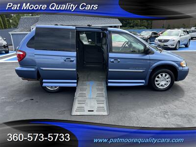 2007 Chrysler Town & Country Touring  Wheel Chair/Mobility Van - Photo 12 - Vancouver, WA 98686