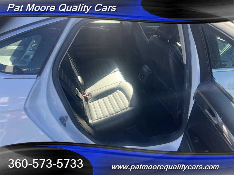 2017 Ford Fusion Hybrid SE - Photo 12 - Vancouver, WA 98686