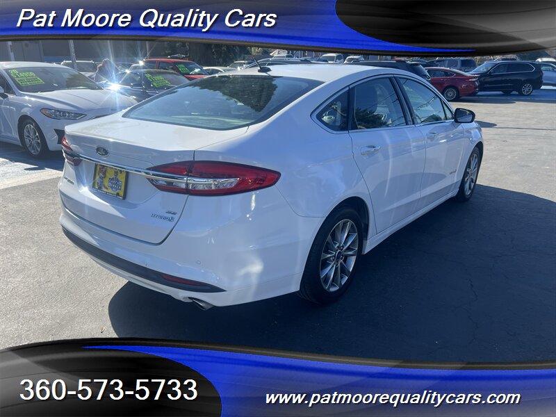 2017 Ford Fusion Hybrid SE - Photo 5 - Vancouver, WA 98686